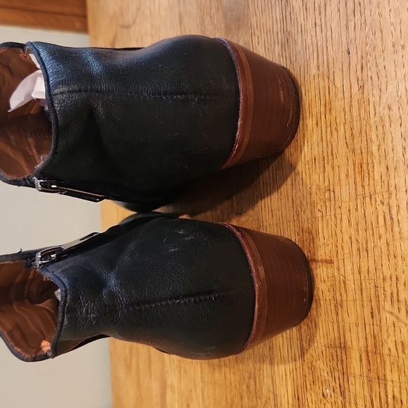 SAM Edelman Black Chelsea leather bootie - Picture 5 of 13